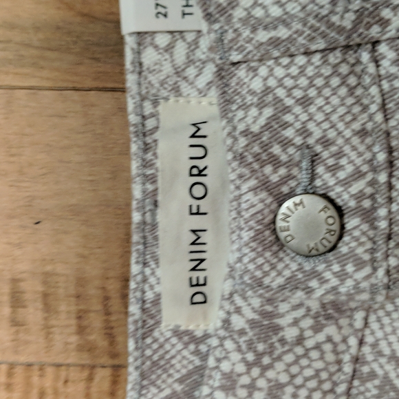 Aritzia Denim forum jeans NWT. - Picture 3 of 8
